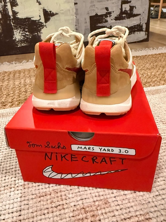 Athletic_Shoes